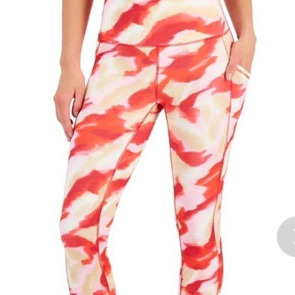 ID Ideology Women's Compression Side Pocket Cropped Leggings Red - Picture 2 of 6